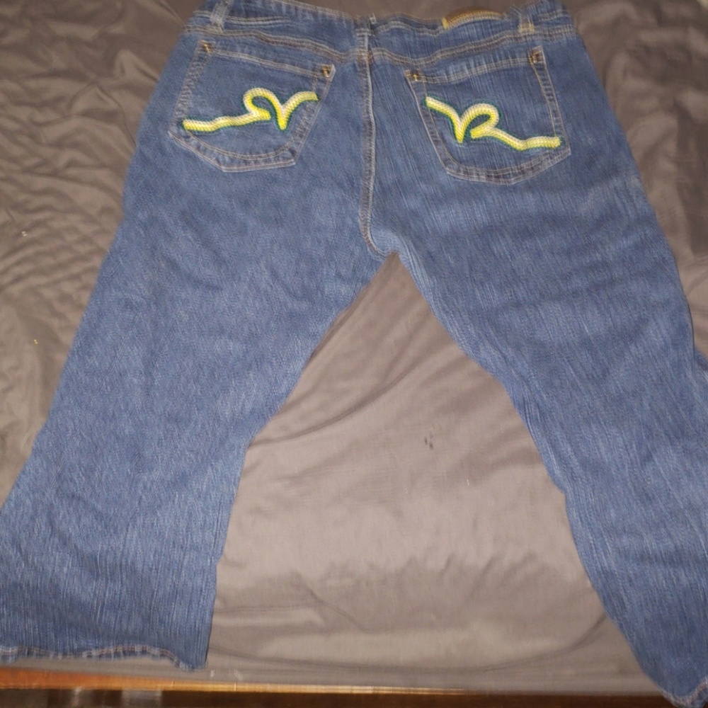 Rocawear capris